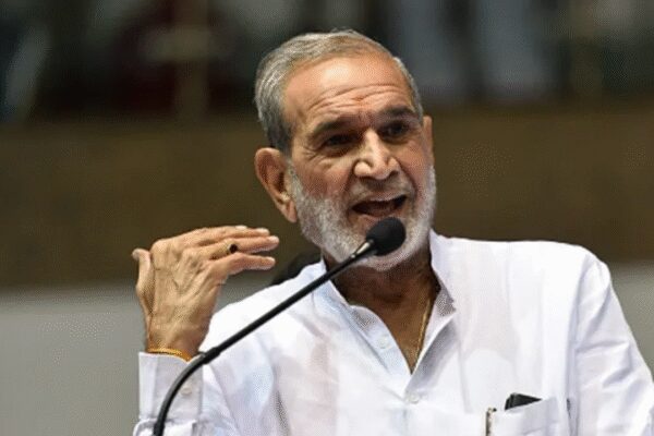1984 anti-Sikh riots case: Delhi court acquits ex-Congress MP Sajjan Kumar