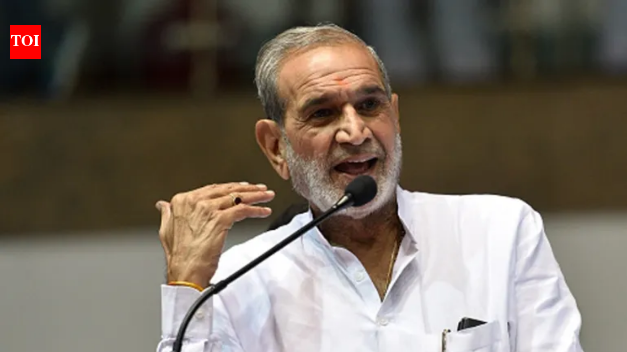 1984 anti-Sikh riots case: Delhi court acquits ex-Congress MP Sajjan Kumar