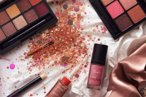 How to remove makeup stains from clothes: Easy tricks that work |