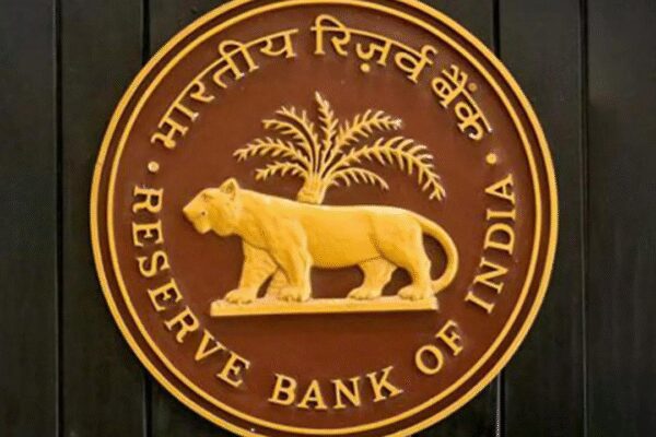 Bank depositors’ role in funding credit growth on decline: RBI data
