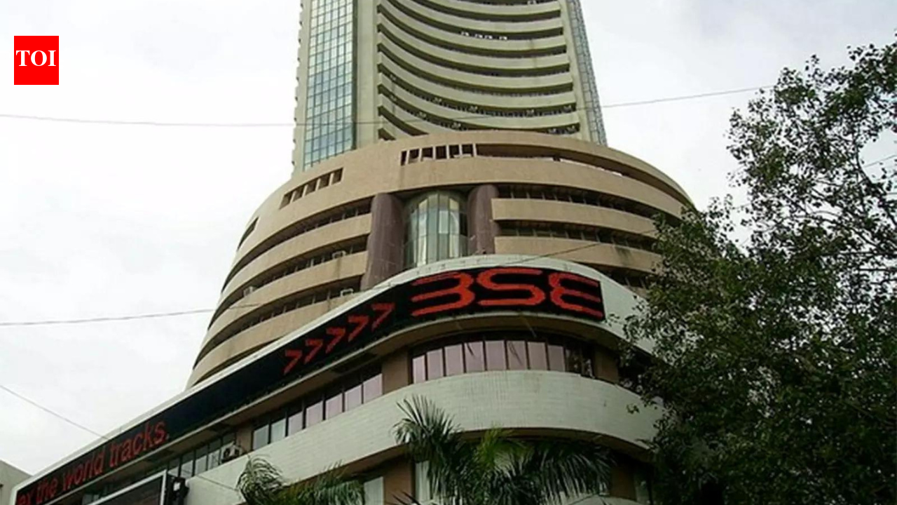 Sensex slips to 81.5k points, lowest level in 3.5 months
