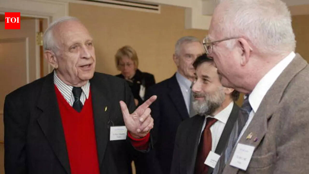 Nobel Laureate Roy Glauber says science is guesswork, not perfect logic: What students and teachers often miss