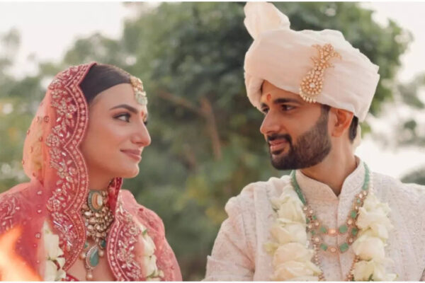 Singer Prakriti Kakar marries entrepreneur Vinay Anand in Jaipur; drops beautiful from wedding ceremony | Hindi Movie News