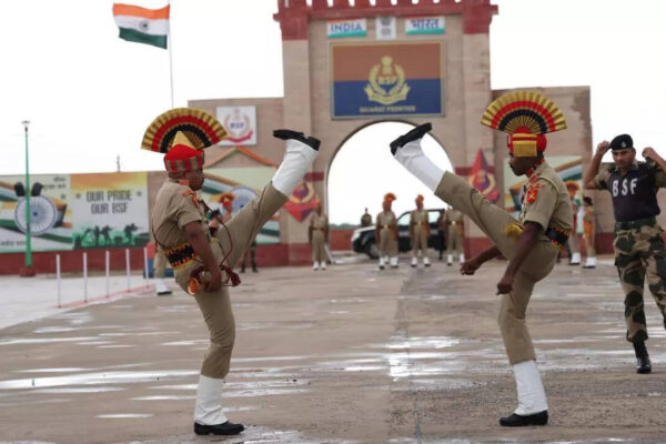 There is a Wagah border in Gujarat too and how the ‘Beating Retreat’ ceremony by BSF here is different from Amritsar |