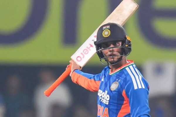 Too hot to handle? New Zealand players inspect Abhishek Sharma’s bat after brutal knock – WATCH | Cricket News