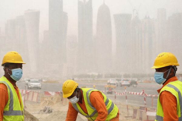 Qatar Labour Ministry urges worker safety amid dusty, windy conditions in Doha