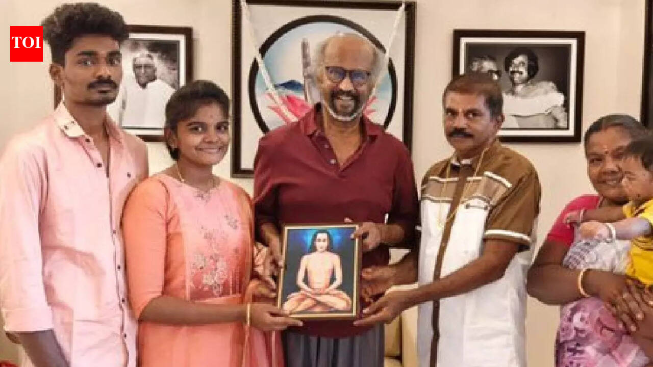 Rajinikanth gifts gold chain to Madurai fan selling Rs 5 parottas, invites him to his Chennai residence – Watch | Tamil Movie News