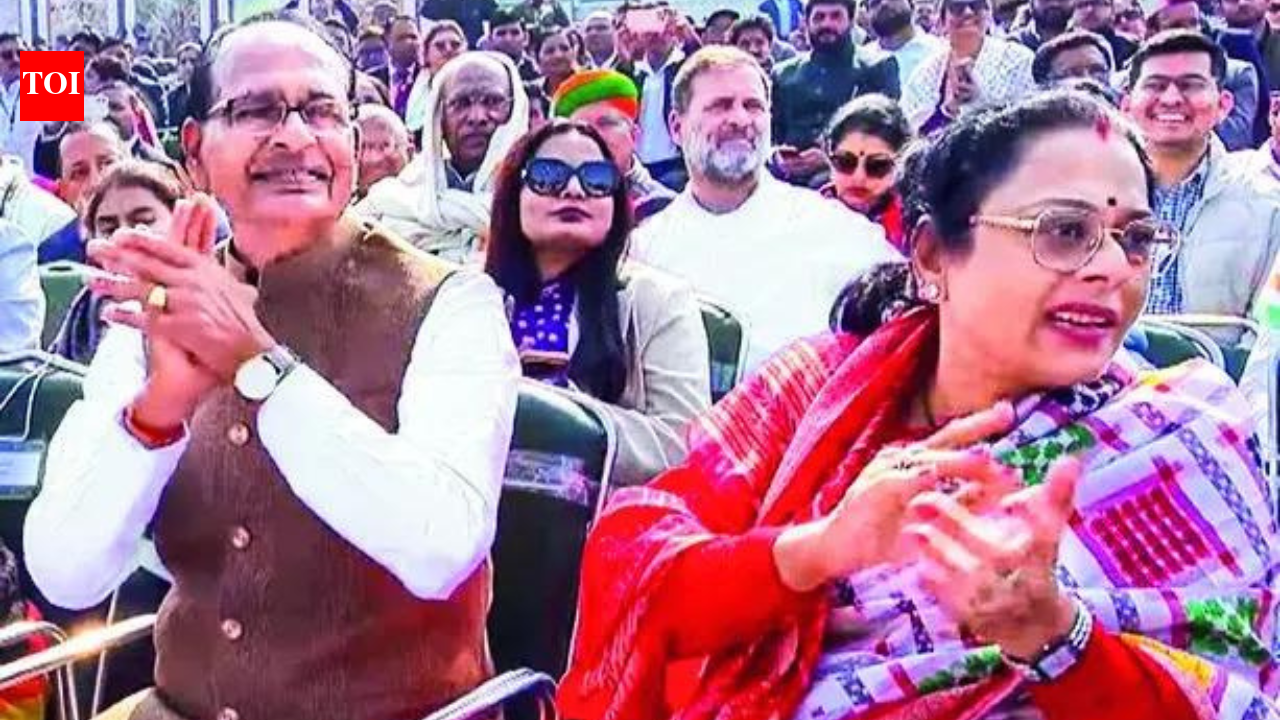 Once again, Congress spars with BJP over its netas’ seating | India News