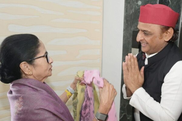 ‘Didi defeated ED, now she will defeat BJP’: Akhilesh Yadav meets Mamata Banerjee; extends support ahead of West Bengal polls | India News