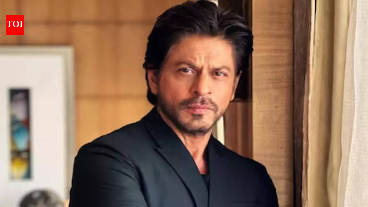 Shah Rukh Khan’s stylish Rs 14 lakh handbag steals attention at the airport- Watch video |