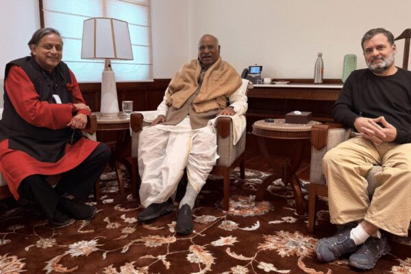 ‘We are all on same page’: Shashi Tharoor, Rahul Gandhi put up united front amid rift speculation | India News