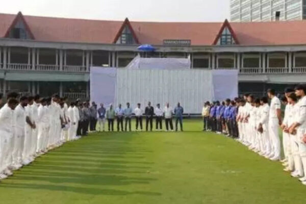 Ranji Trophy: Pollution disrupts play, players forced to wear masks in Mumbai vs Delhi match | Cricket News