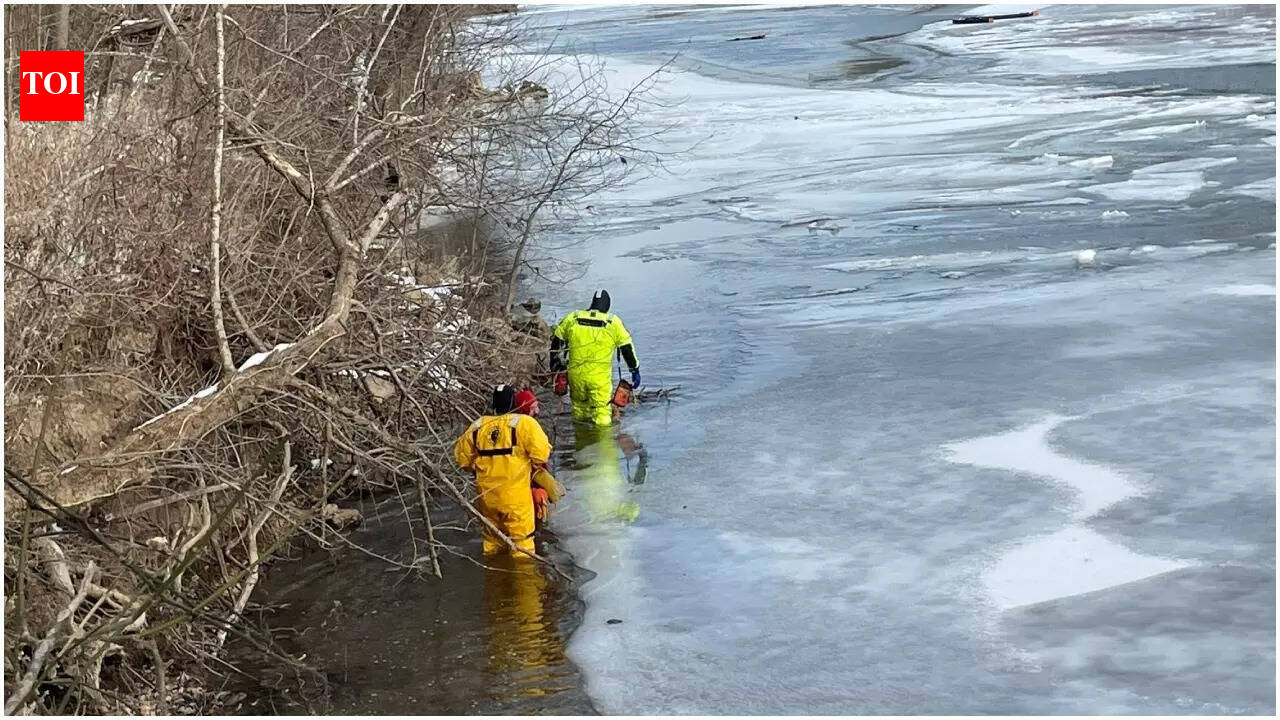 Helicopter crashes into Meramec River at Missouri state park; all passengers escape with ‘minor injuries’