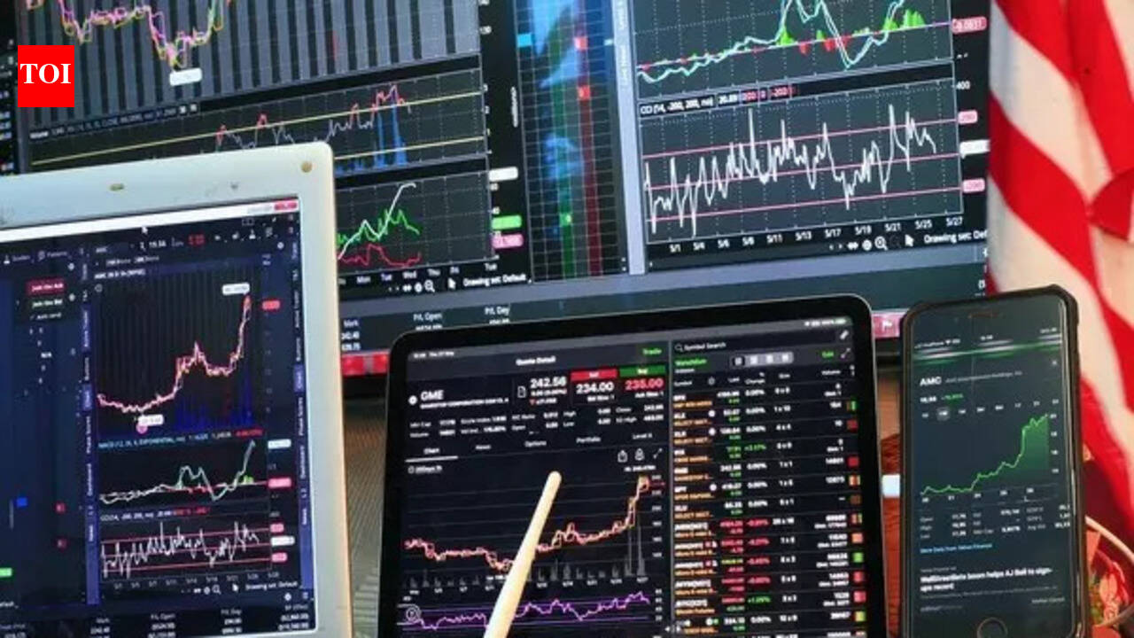 Asian stocks today: Markets trade mixed after Wall Street’s fall; Nikkei sheds over 500 points, Kospi gains 1%