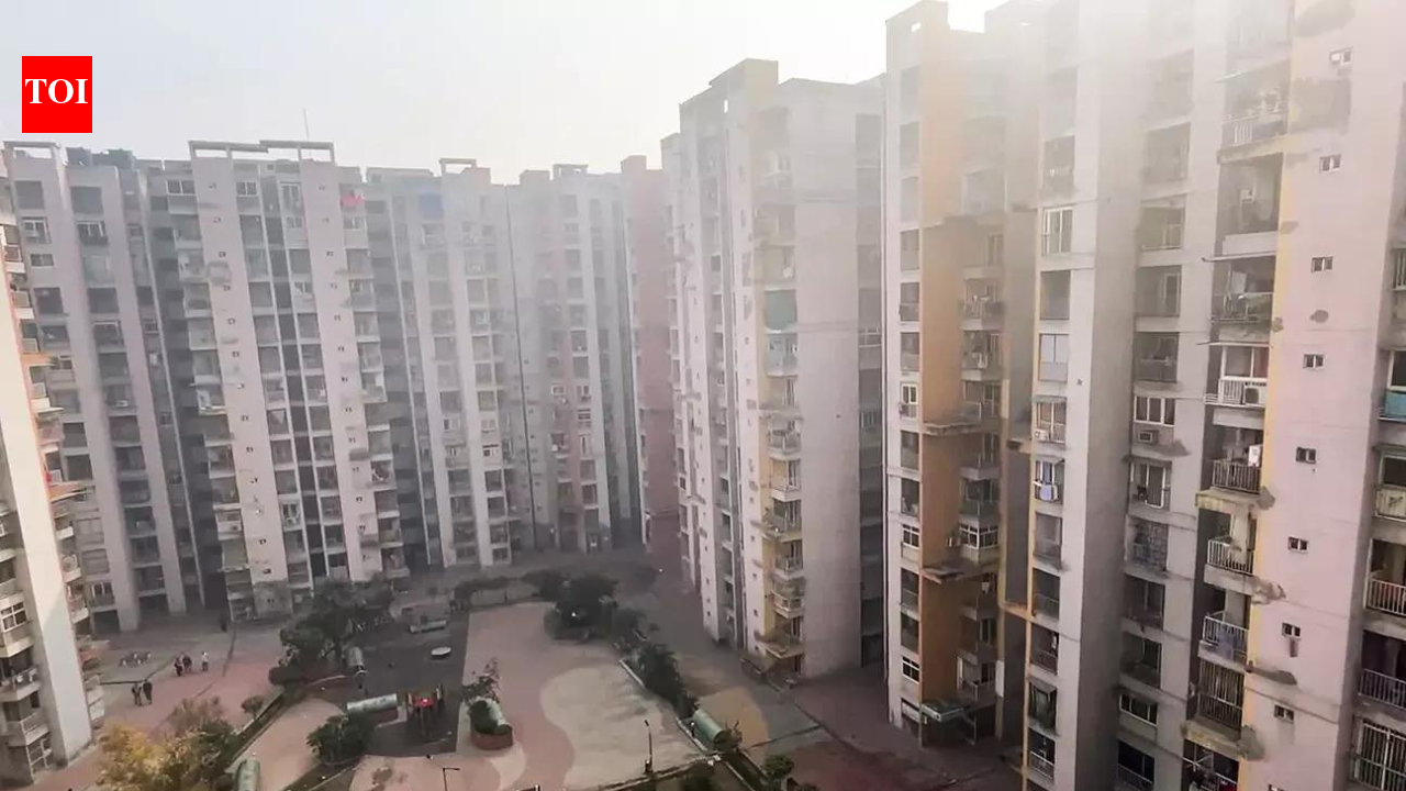 Father, two wives who are sisters, five children – all lived together in Ghaziabad before triple death
