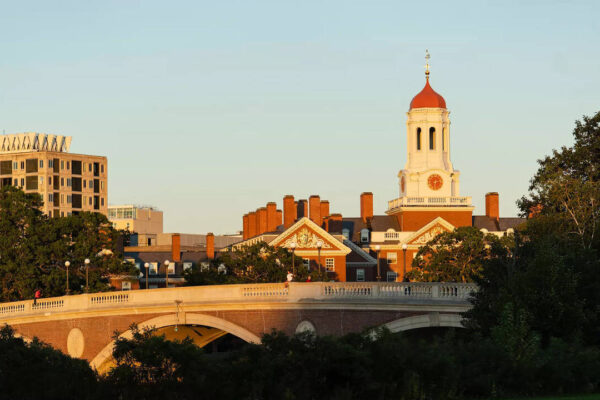 Harvard student groups face funding delays: Undergraduate Association revises payout system