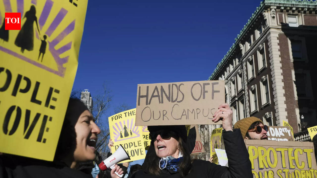 12 Columbia University faculty and students arrested after anti-ICE protest