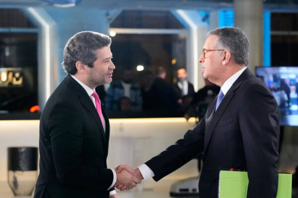 Portugal chooses between a moderate and a populist in runoff presidential election