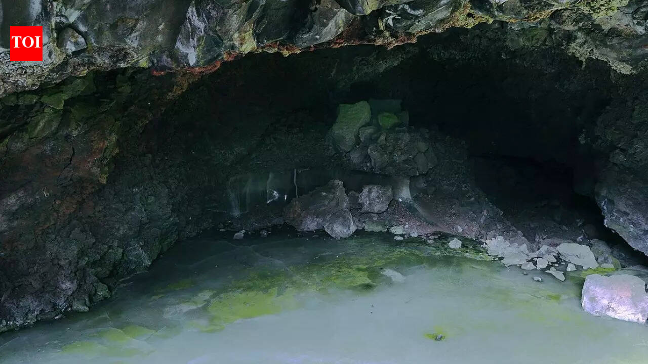 A desert ice cave in New Mexico that has stayed below freezing for 3,400 years | World News