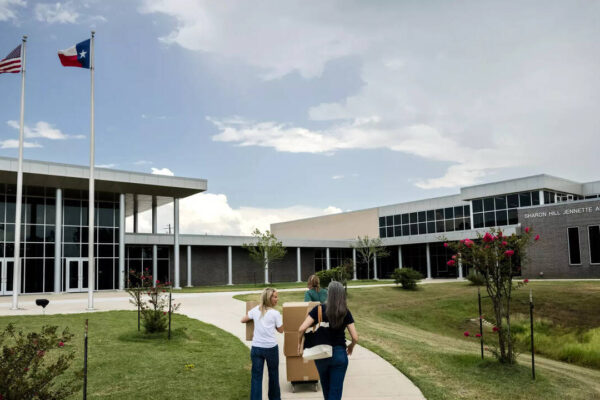 Texas families begin applying for state-funded school vouchers as B program rolls out