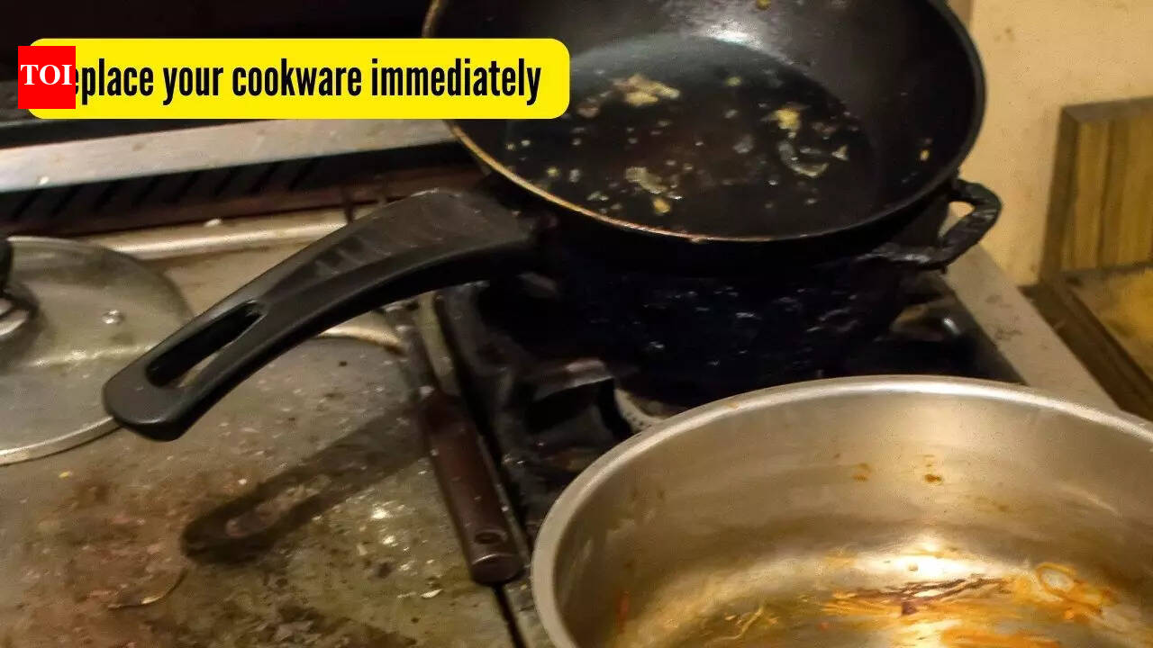 Replace your cookware immediately if you notice these 5 signs (number 3 is a warning)