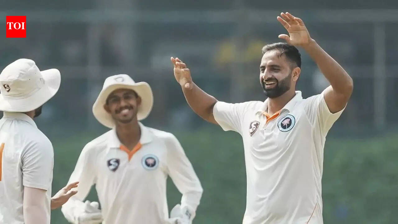 Auqib Nabi’s 12-wicket haul powers J&K into Ranji Trophy semifinals