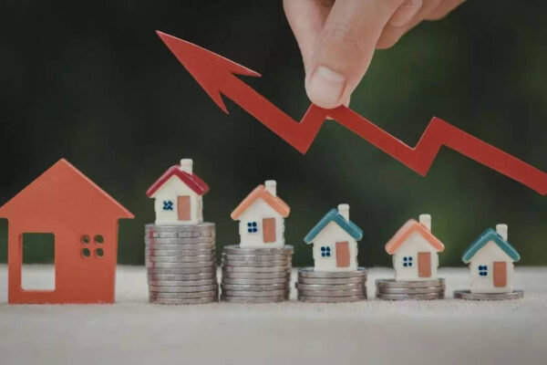 Is it the right time to invest in a property? 5 key indicators that predict Real Estate market booms and busts
