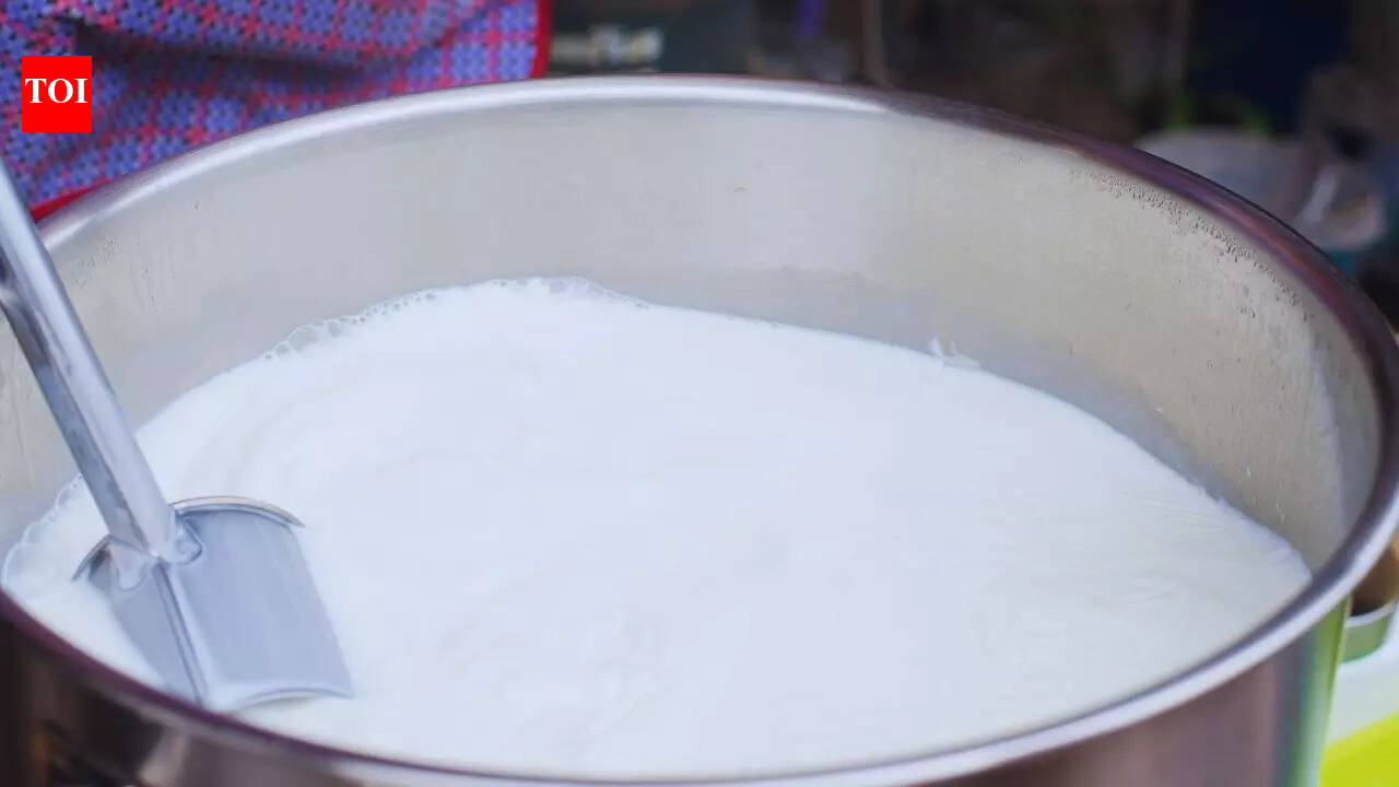Raw vs. pasteurized milk: Does pasteurization destroy nutrients, and is boiling safe? |