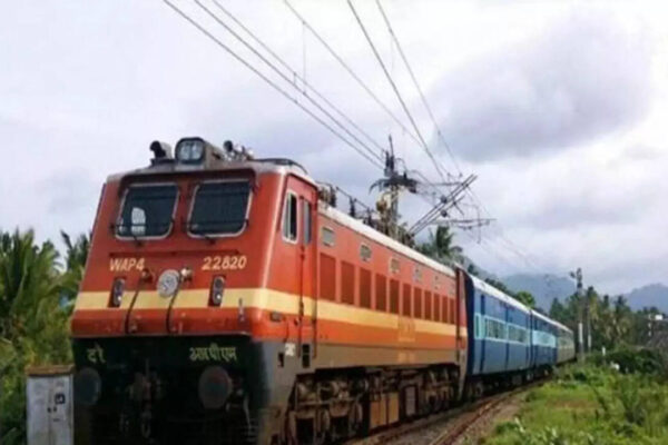 Toilets, garbage, linen: Railways overhauls of on-board services, in Gen Coaches as well