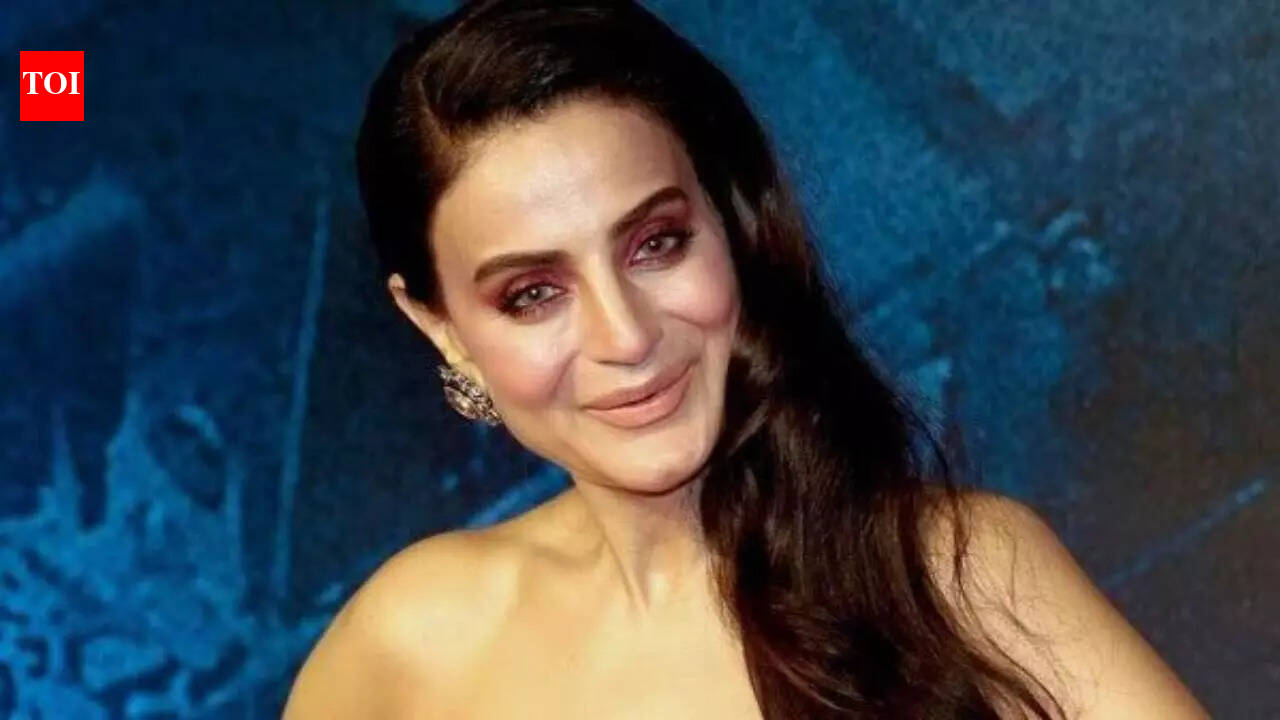 Ameesha Patel faces non-bailable warrant in Rs 4.5 lakh cheque bounce case; counsel says matter was settled