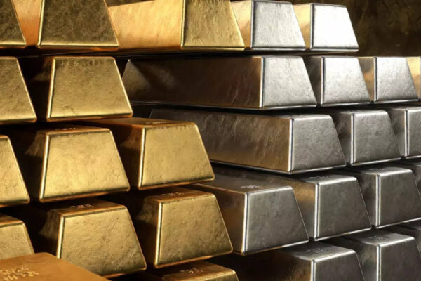 Gold, Silver Price Today Live Updates: Gold tanks 1% in international markets, spot silver falls 2.7%